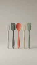 Silicone spatula set with flexible edges